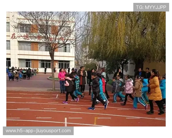 运动员家长开放日促进家庭与俱乐部沟通，运动员家长会发言稿