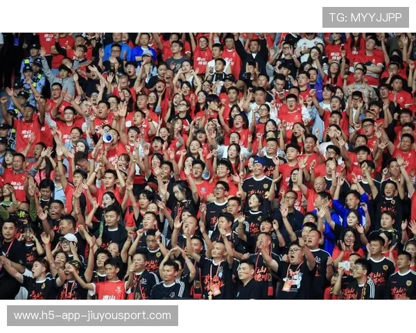 球员在比赛中展现对手无法防范的招牌动作，在比赛中持球队员倒地或坐在地上时比赛应继续进行