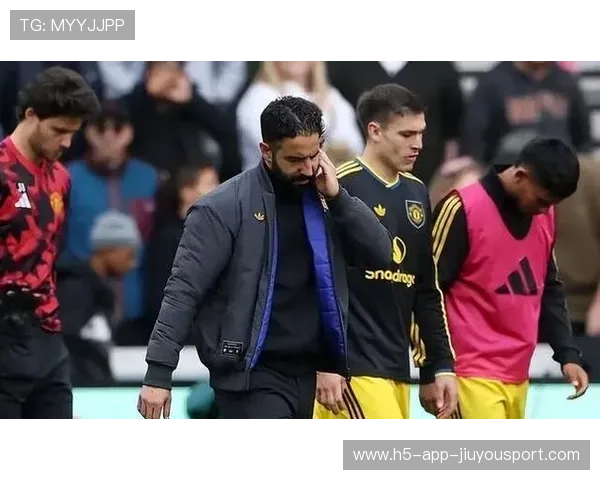 曼联争夺月度最佳，阿森纳和曼城的焦点对决